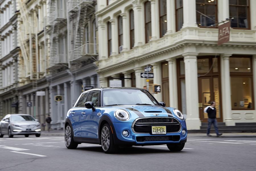  Mini Cooper S 5-Door 2015 года  (US) (фото 23 из 27)